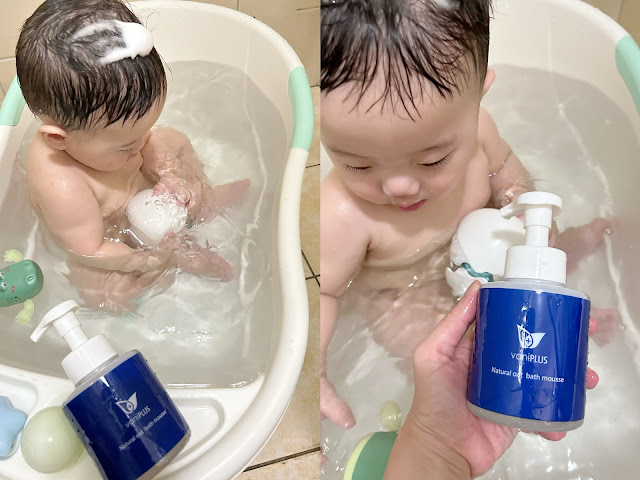 貴婦莉亞時尚遊拍攝小朋友坐在浴盆中，微濕的頭髮上有薇霓進階天然燕麥潔膚慕斯綿密的泡泡